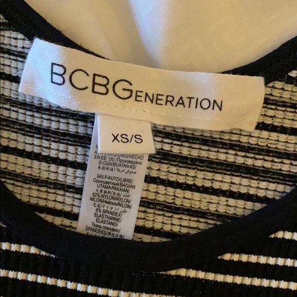 BCBG black & white cropped tank top! Size XS/S - Picture 3 of 4